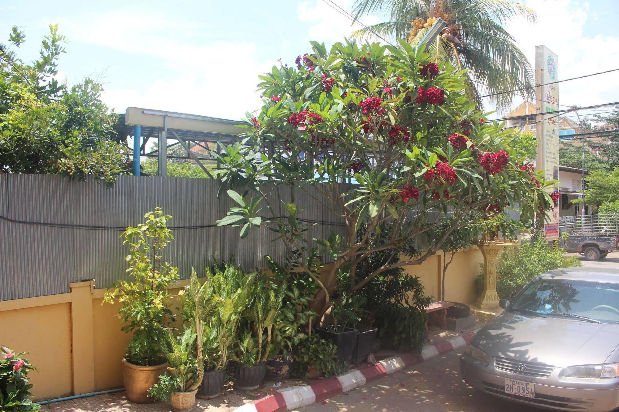 Spring Park Hotel Battambang Exterior foto