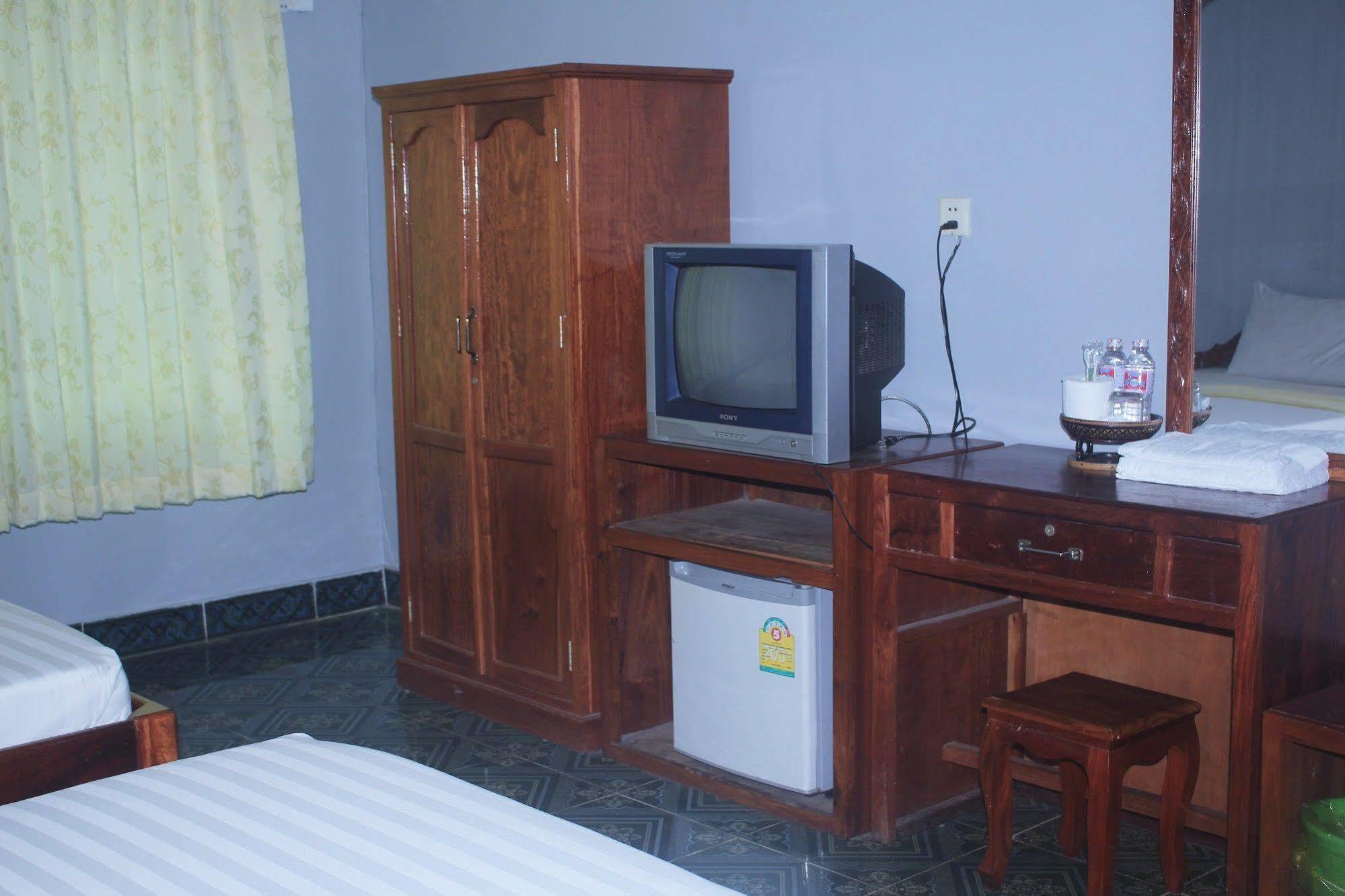 Spring Park Hotel Battambang Exterior foto