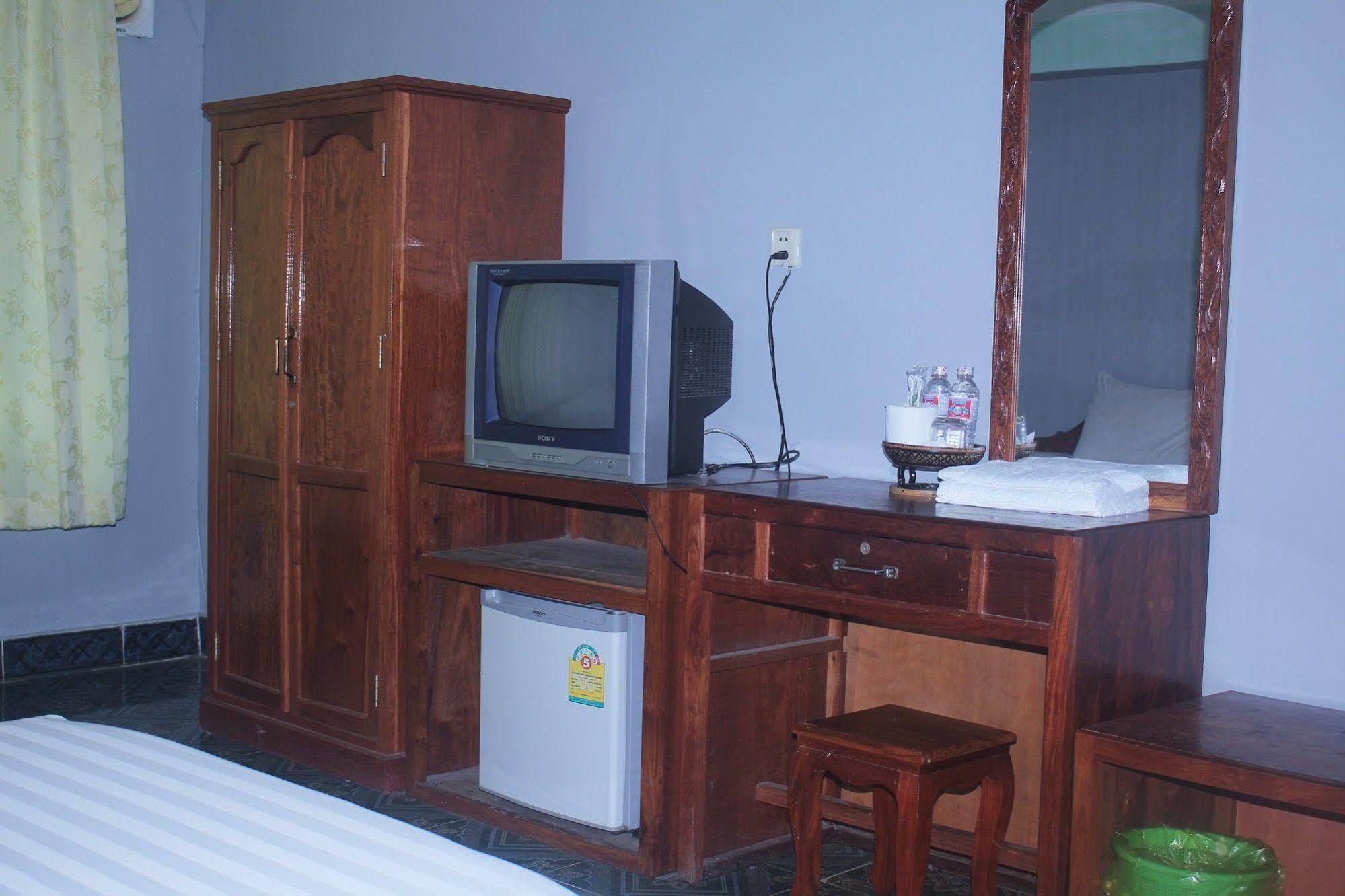 Spring Park Hotel Battambang Exterior foto